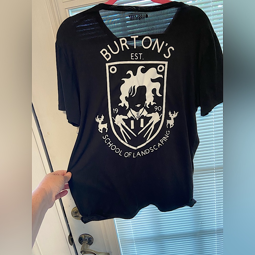 Women’s lightweight short sleeved t-shirt